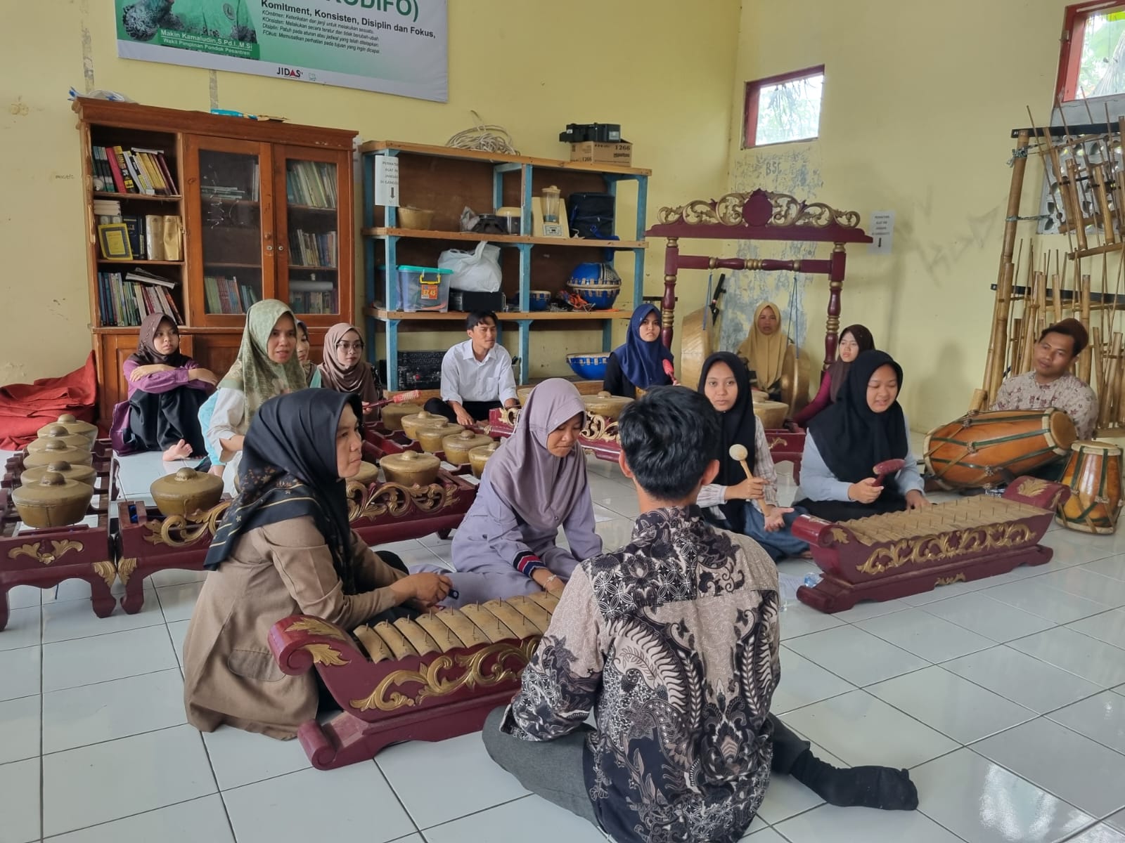 Yayasan Jidris Assalam Gelar Pelatihan Gamelan bagi Guru RA hingga MA